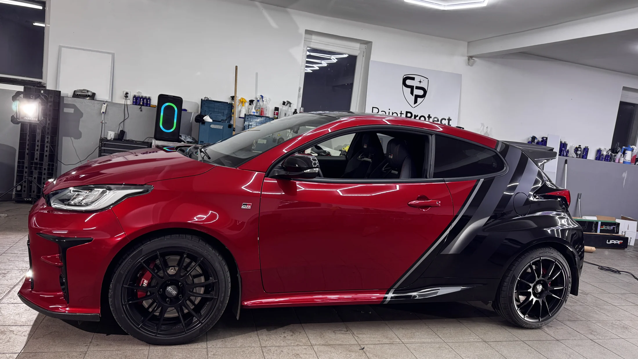 Toyota Yaris GR po dokončení designového polepu